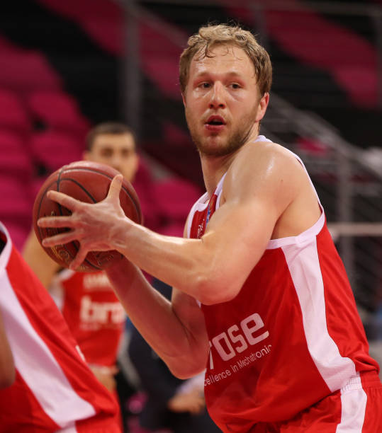 球队被迫寻 球队被迫寻