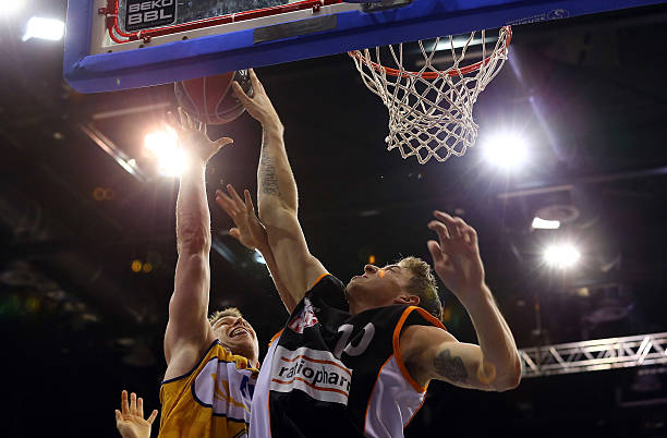 强队周旋 强队周旋