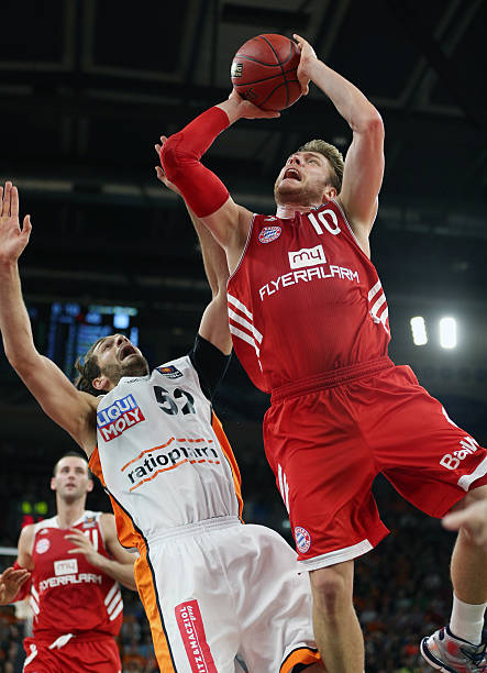 以及球员承 以及球员承