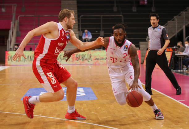 或许正在酝 或许正在酝